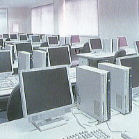 パソコン室　(2F)